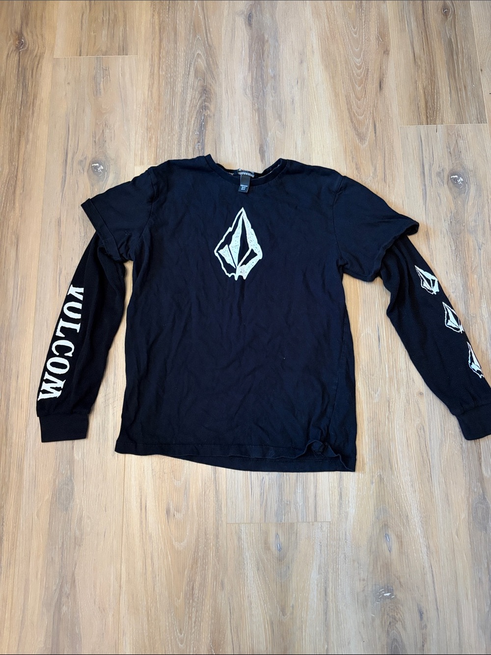 ( 2 for 10$) Volcom Black Long Sleeve Graphic Logo Shirt